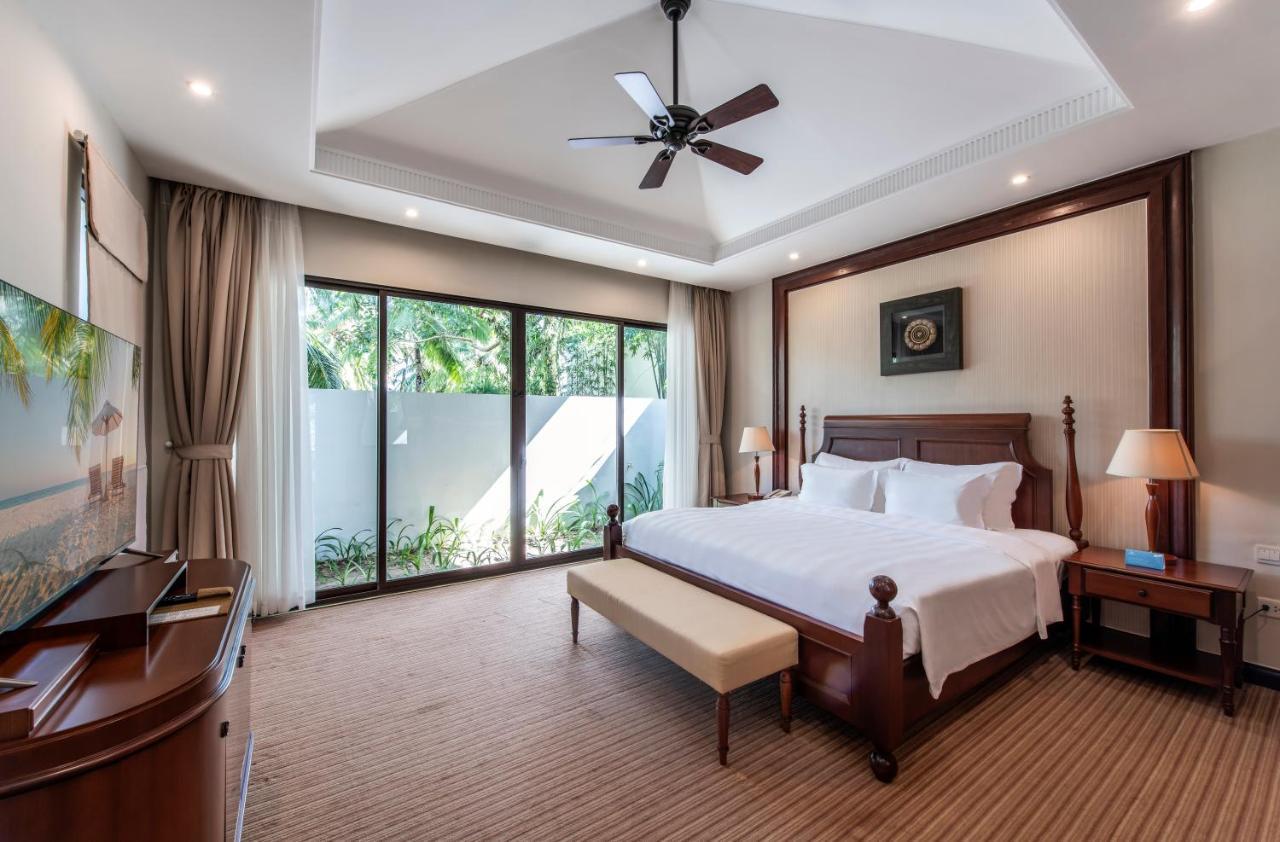 Vinpearl Resort & Spa דואונג דונג מראה חיצוני תמונה A bedroom at Vinpearl Hotel Nha Trang