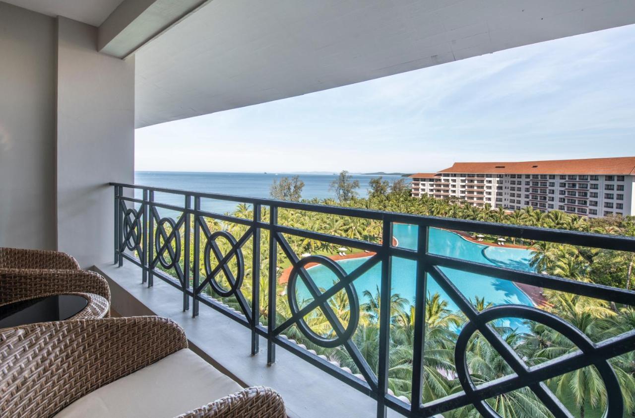 Vinpearl Resort & Spa דואונג דונג מראה חיצוני תמונה Balcony of a guest room