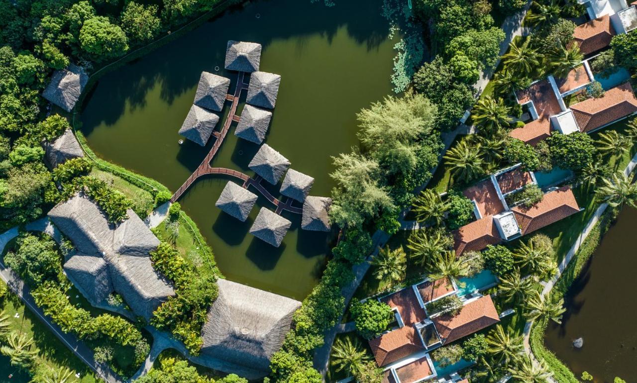 Vinpearl Resort & Spa דואונג דונג מראה חיצוני תמונה Aerial view of the resort