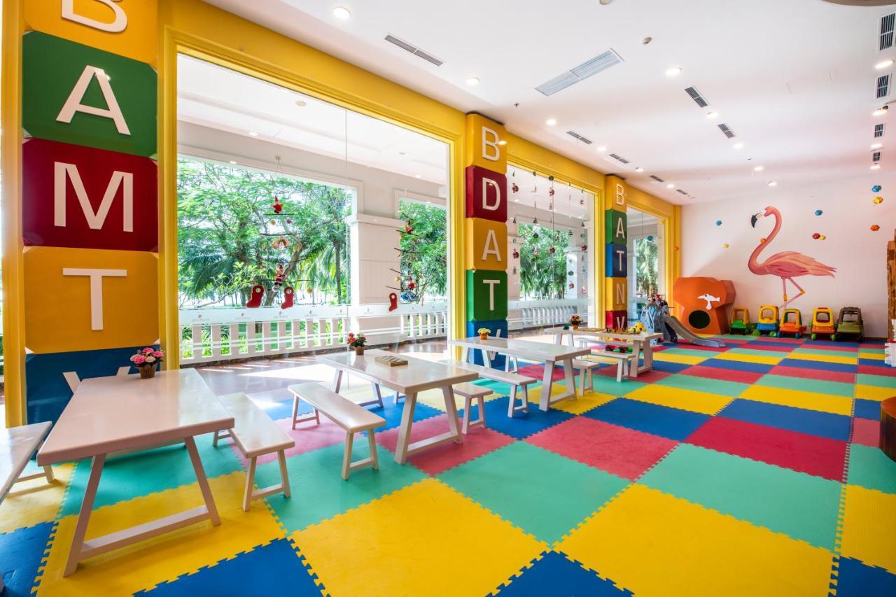 Vinpearl Resort & Spa דואונג דונג מראה חיצוני תמונה The Children's Club at the Renaissance Hotel, Phnom Penh, Cambodia